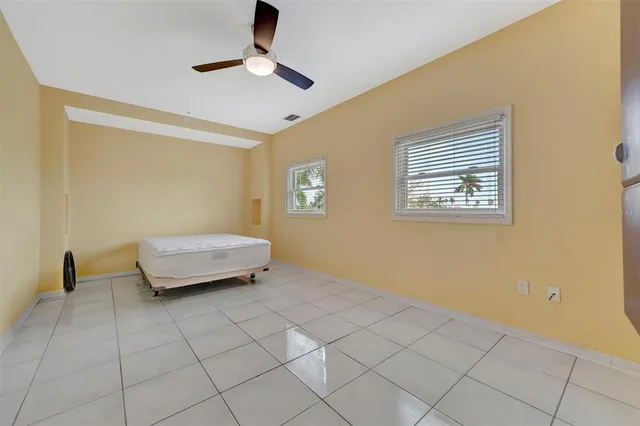 $10,000 | 614 Norton Street, Longboat Key, FL 34228