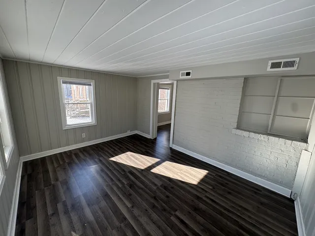 $2,500 | 16935 Western Avenue, Hazel Crest, IL 60429