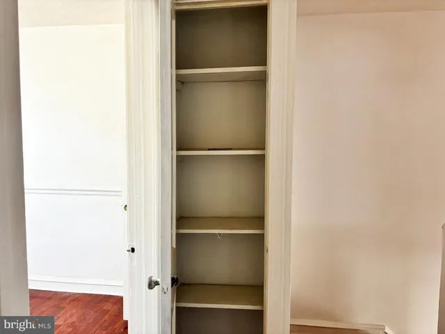 a room with a closet