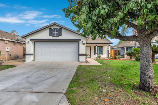 $335,000 | 5558 West Ashcroft Avenue, Fresno, CA 93722