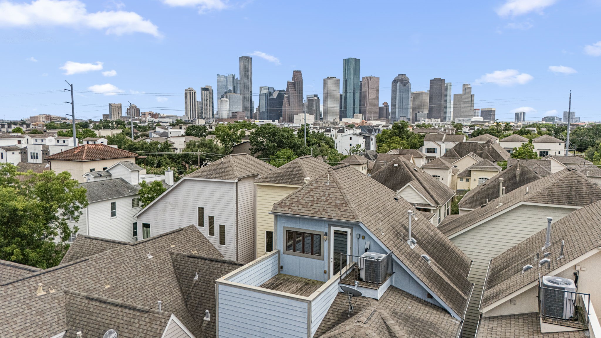 2022 Sabine Street Houston, TX 77007 - Photo 21 of 23 a view of a city with tall buildings