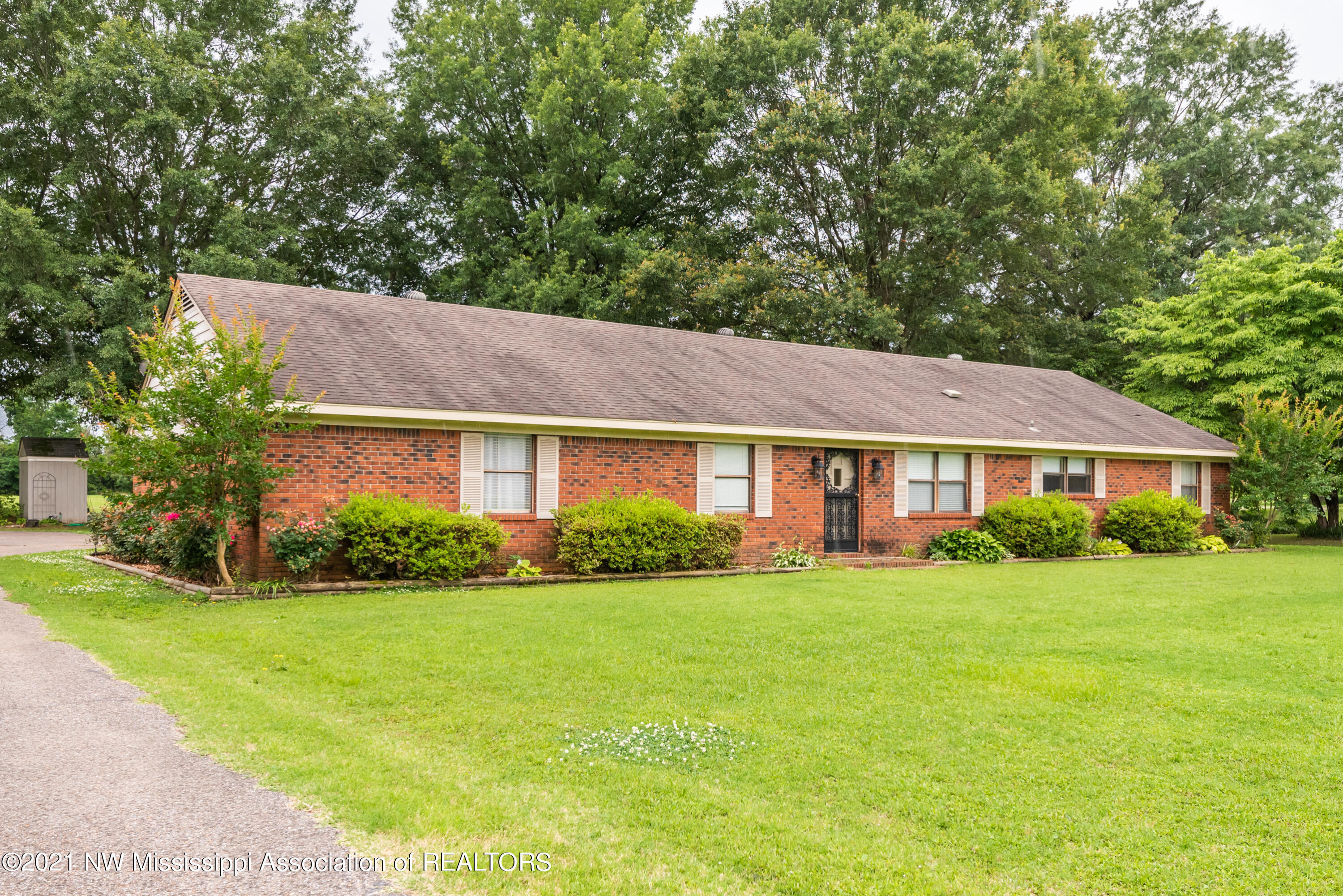 3853 Nail Road Horn Lake, MS 38637 - Photo 3 of 28 DSC_6475