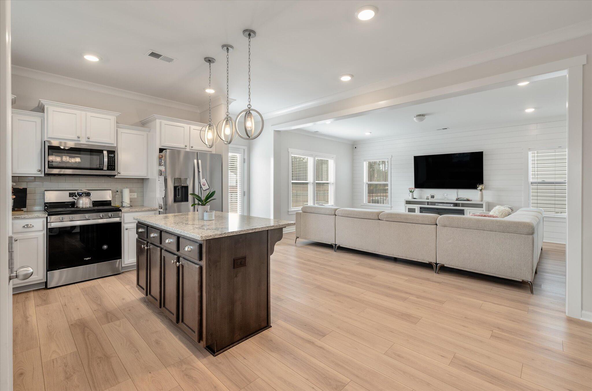 513 Purple Finch Road Summerville, SC 29486 - Photo 10 of 31 kitchen