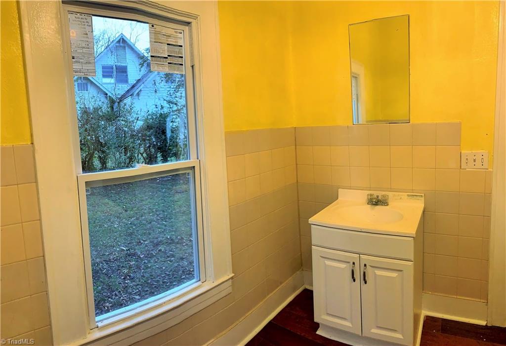 207 Spring Street Thomasville, NC 27360 - Photo 14 of 18 Gallery Image 14