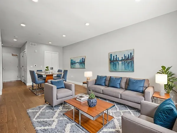 $3,050 | 9 Central Street, Unit 409, Somerville, MA 02143