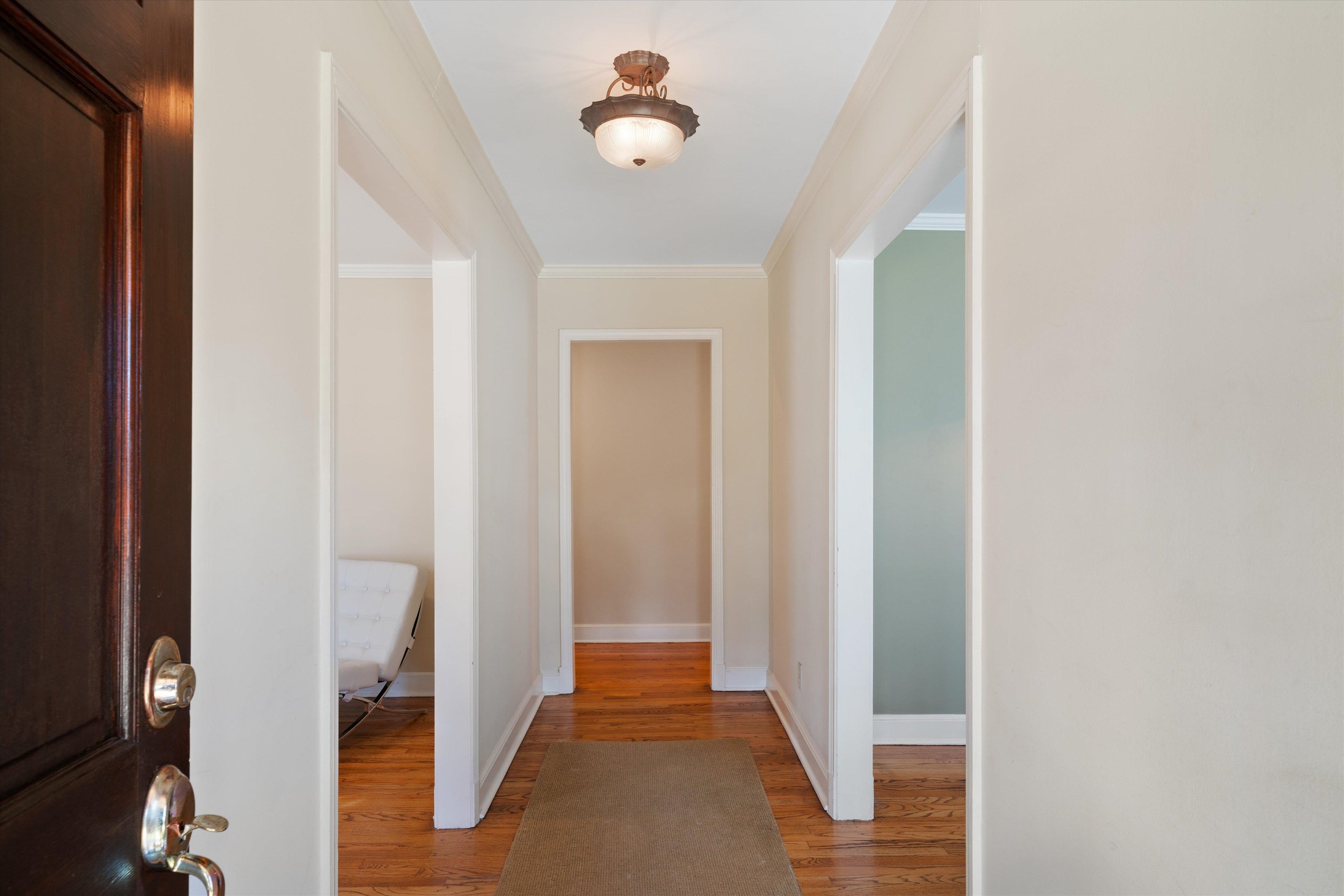 567 South Yates Road Memphis, TN 38120 - Photo 4 of 20 a view of a hallway with front door