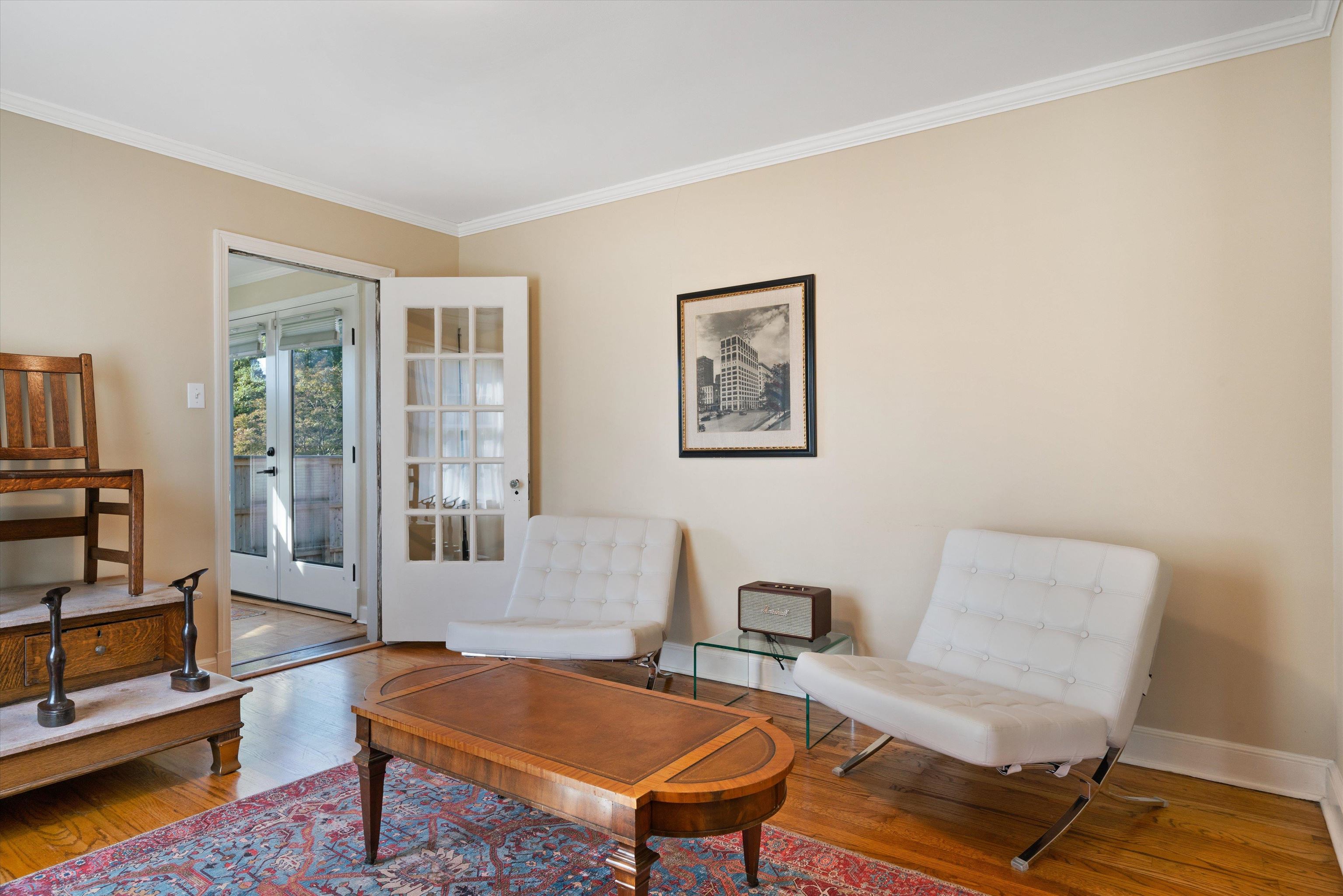 567 South Yates Road Memphis, TN 38120 - Photo 7 of 20 a view of a livingroom with furniture