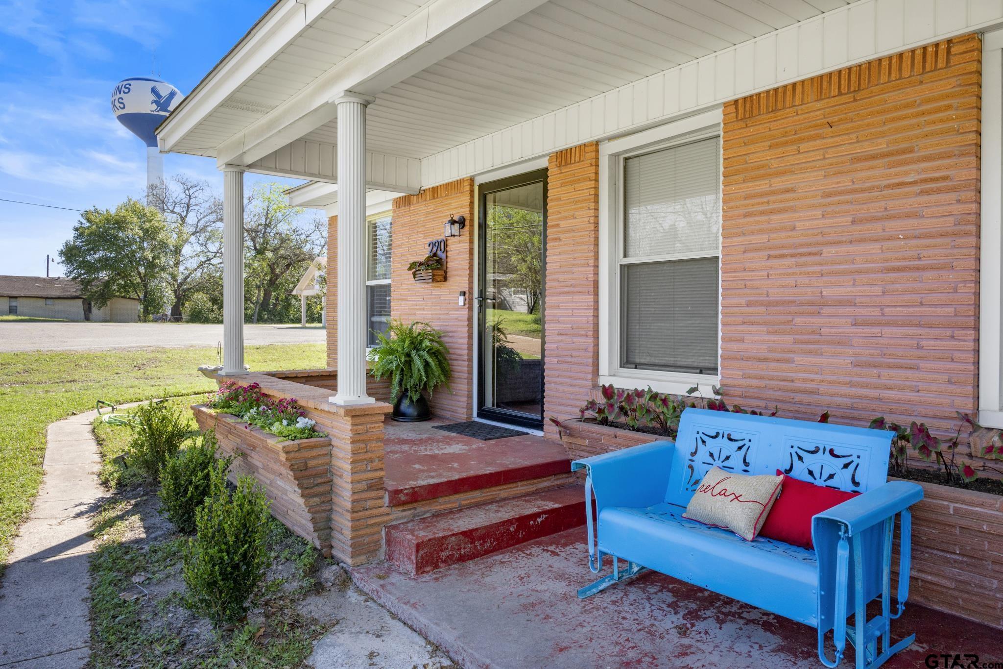 290 Lynch Street Hawkins, TX 75765 - Photo 27 of 36 a outdoor living space with patio furniture