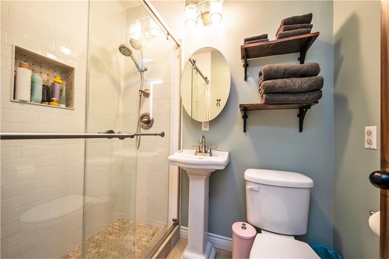 216 Orr Road Pittsburgh, PA 15241 - Photo 13 of 25 Gallery Image 13