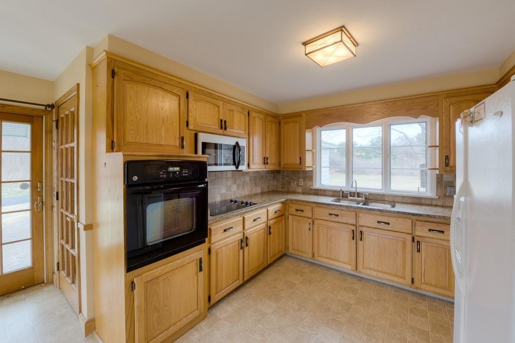 3236 Boston Road Wilbraham, MA 01095 - Photo 8 of 32