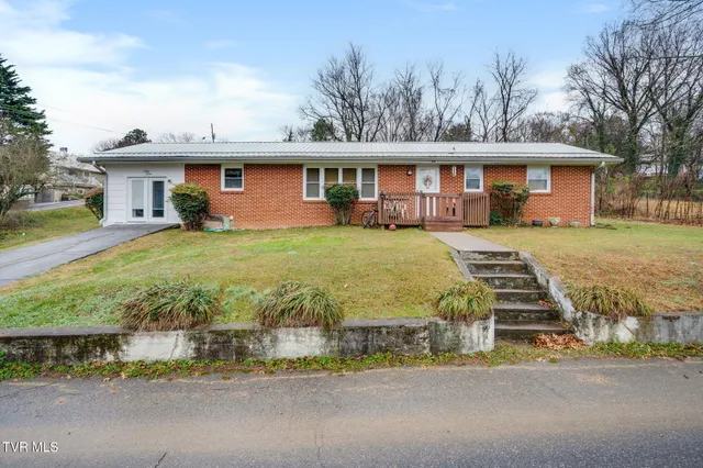 $260,000 | 104 North 3rd Avenue, Jonesborough, TN 37659
