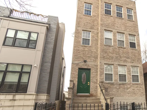 $2,400 | 1440 North Washtenaw Avenue, Unit 1, Chicago, IL 60622