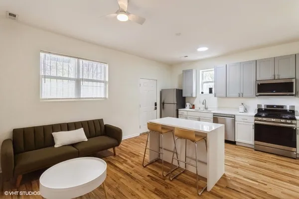 $2,400 | 1440 North Washtenaw Avenue, Unit 1, Chicago, IL 60622