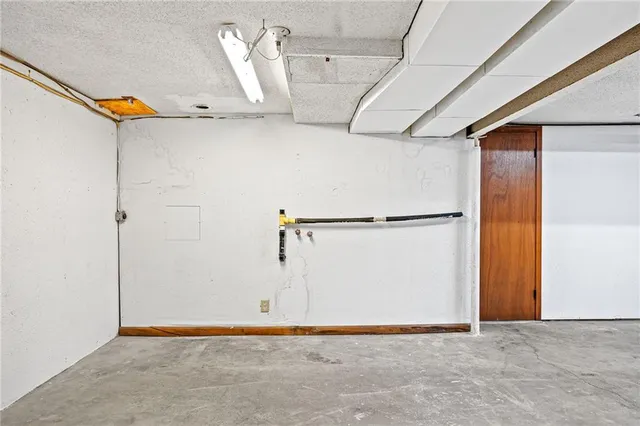 $239,900 | 621 Valley Street, Lathrop, MO 64465