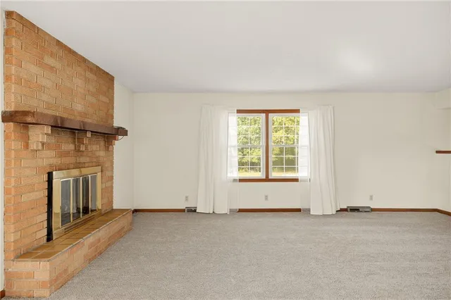 $239,900 | 621 Valley Street, Lathrop, MO 64465