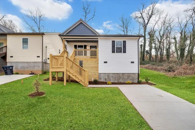 $208,950 | 1417 Varnell Avenue Northeast, Roanoke, VA 24012