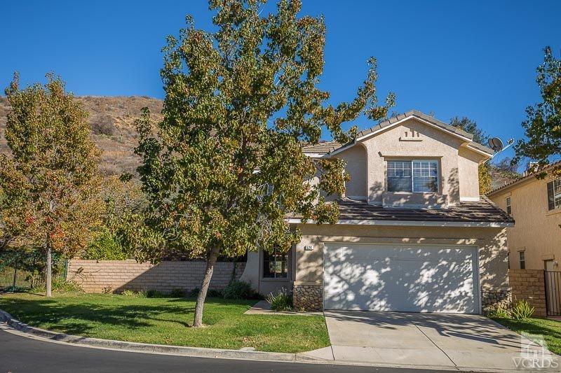 524 Shadow Lane Simi Valley, CA 93065 - Photo 4 of 40 a front view of a house with a yard