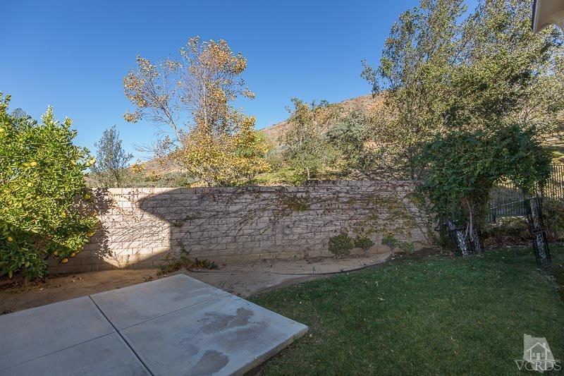 524 Shadow Lane Simi Valley, CA 93065 - Photo 34 of 40 a view of a yard in front of house