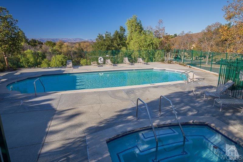 524 Shadow Lane Simi Valley, CA 93065 - Photo 40 of 40 a view of a yard with a bench