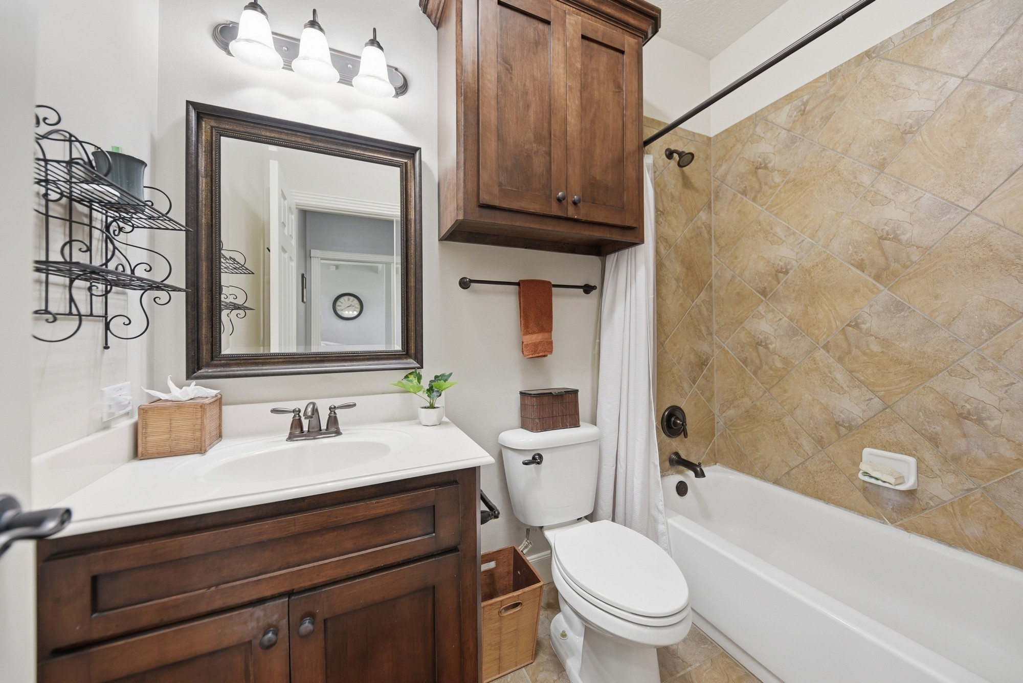 1205 Pecan Glen Road Brenham, TX 77833 - Photo 33 of 40 Second Bathroom