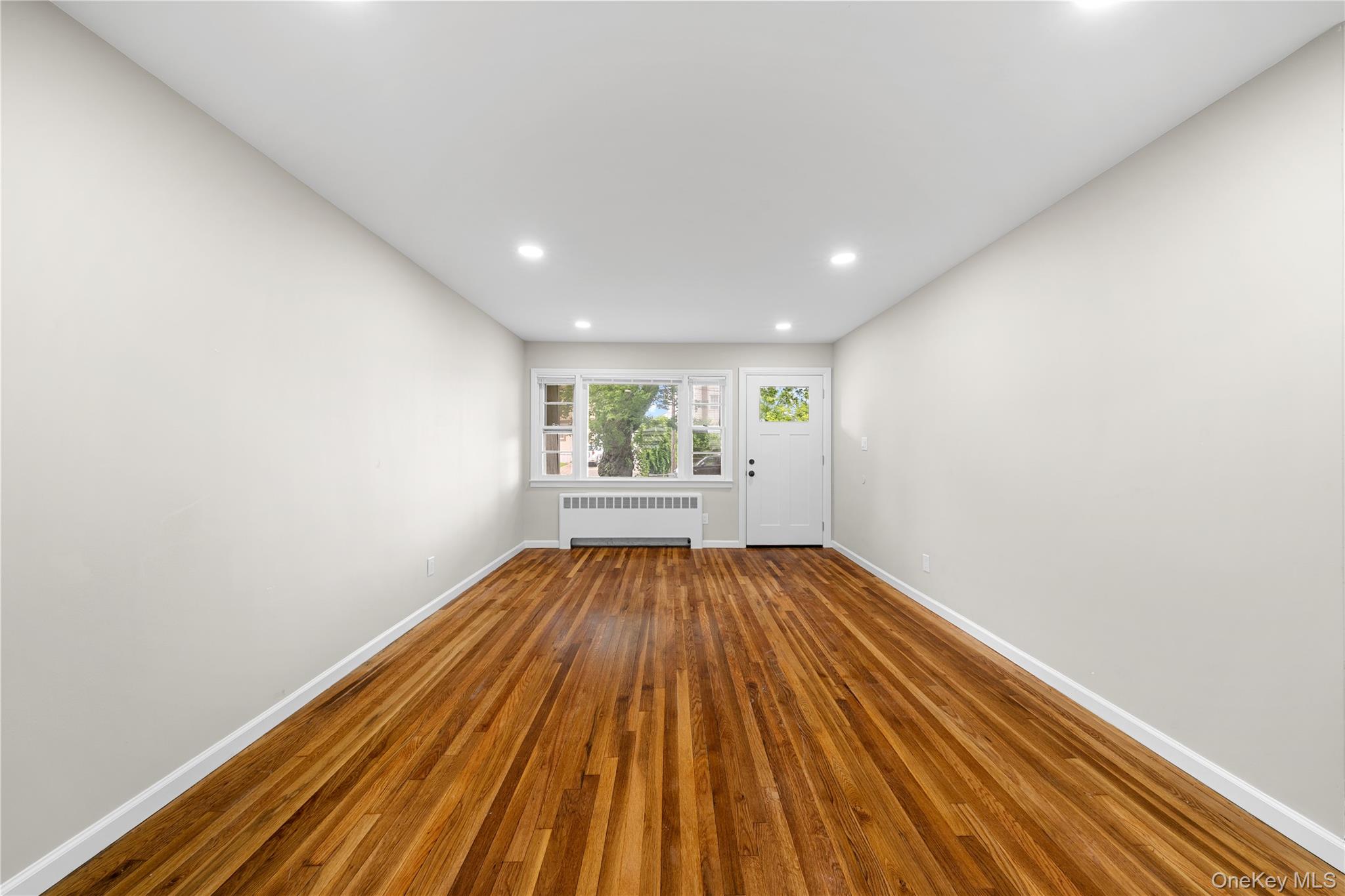 504 Decatur Street Uniondale, NY 11553 - Photo 4 of 12