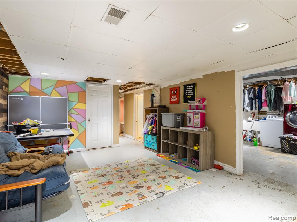 5488 North Linden Road Flint, MI 48504 - Photo 16 of 20