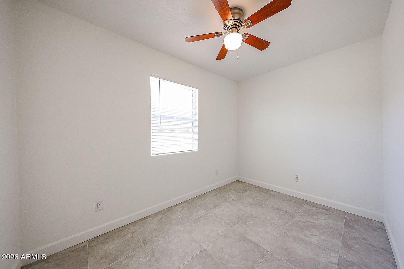 2810 East Roeser Road Phoenix, AZ 85040 - Photo 7 of 18 10