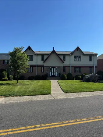 $310,000 | 16 Milford Lane, Unit 7R, Suffern, NY 10901