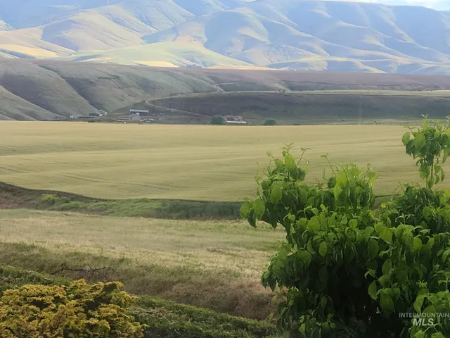 $329,900 | 937 Stewart Avenue, Unit B, Lewiston, ID 83501