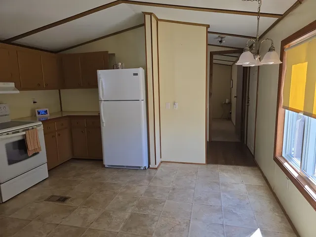 $2,000 | 500 North Main Street, Newport, NH 03773