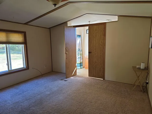 $2,000 | 500 North Main Street, Newport, NH 03773