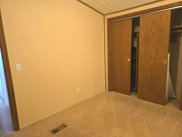 $2,000 | 500 North Main Street, Newport, NH 03773