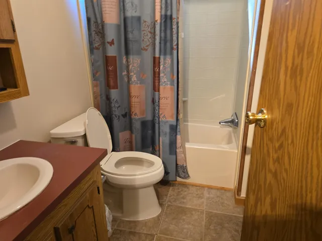 $2,000 | 500 North Main Street, Newport, NH 03773