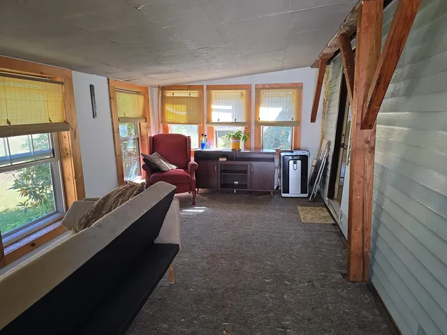 $2,000 | 500 North Main Street, Newport, NH 03773