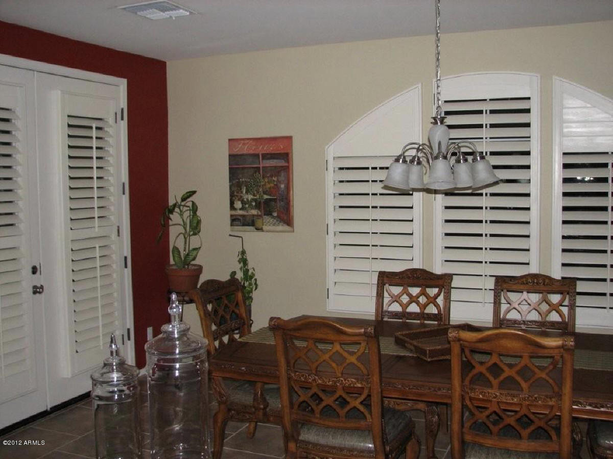 2033 West Maldonado Road Phoenix, AZ 85041 - Photo 14 of 31 Dining 1