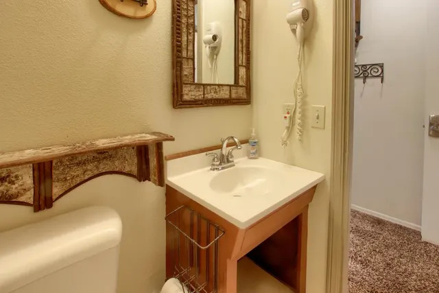 $790,000 | 1144 Railroad Lane, Fish Camp, CA 93623