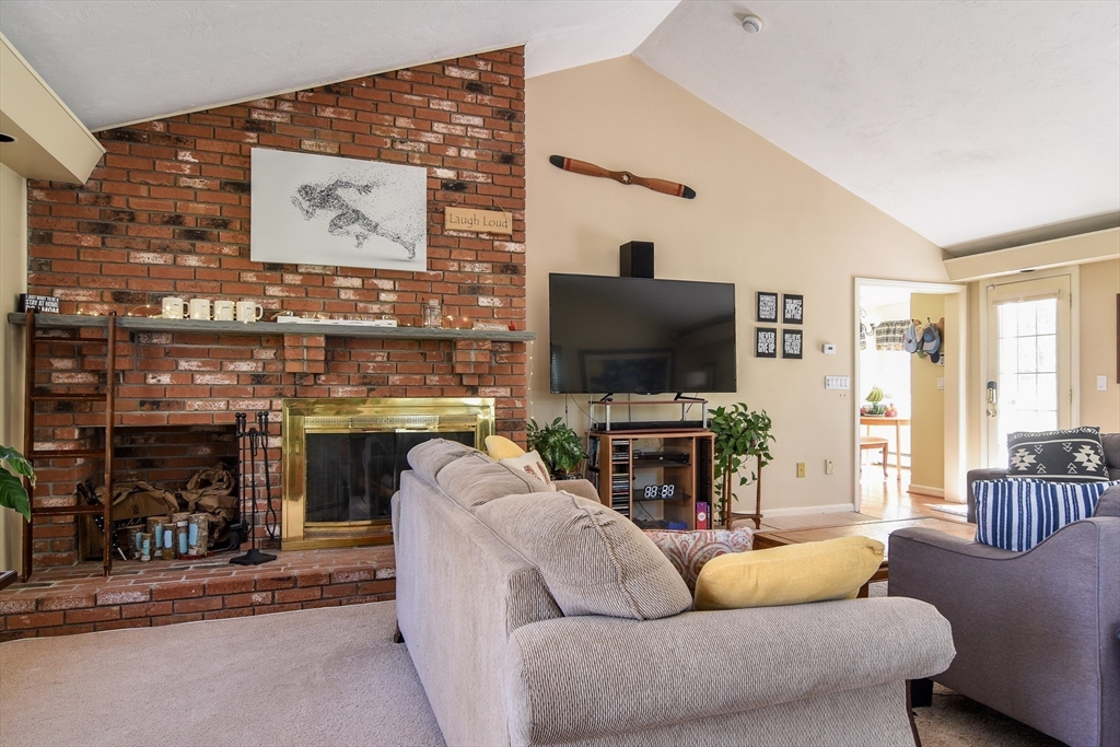 128 Upton Road Westborough, MA 01581 - Photo 6 of 23