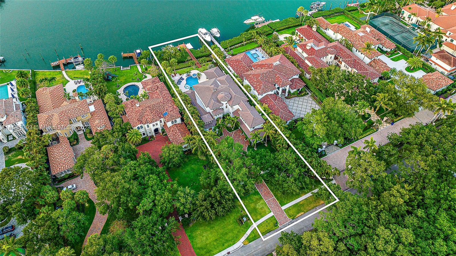337 Old Jupiter Beach Road Jupiter, FL 33477 - Photo 1 of 40 Gallery Image 1