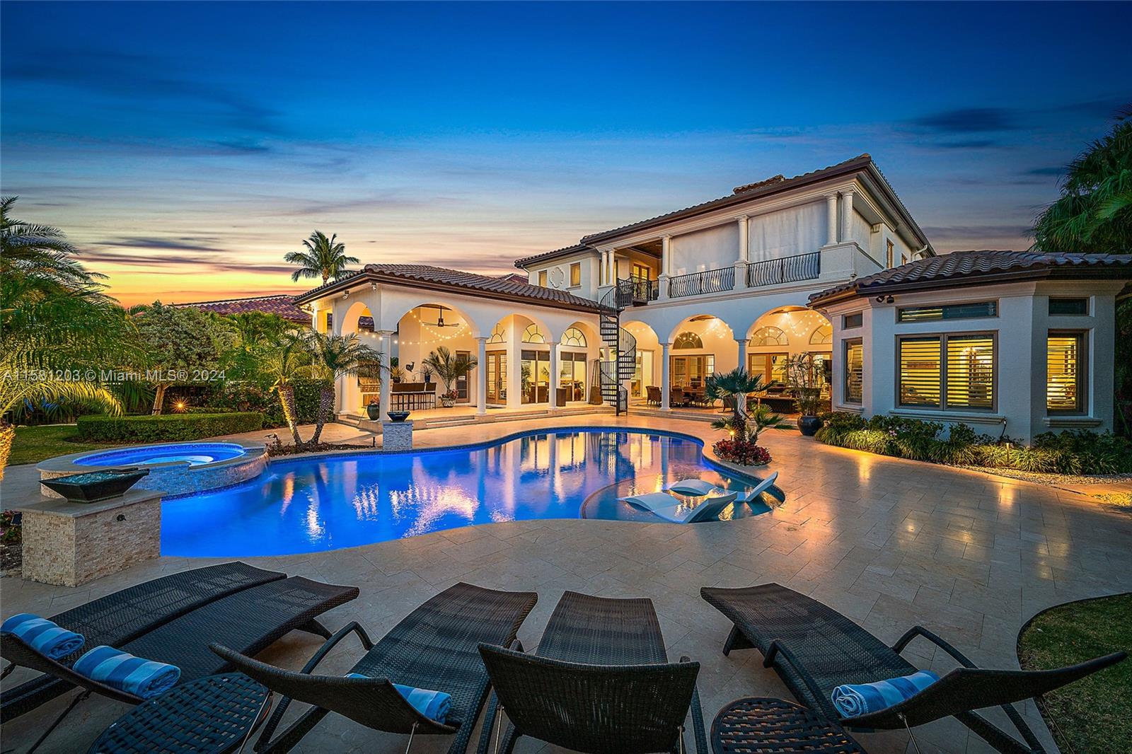 337 Old Jupiter Beach Road Jupiter, FL 33477 - Photo 5 of 40 Rear Elevation