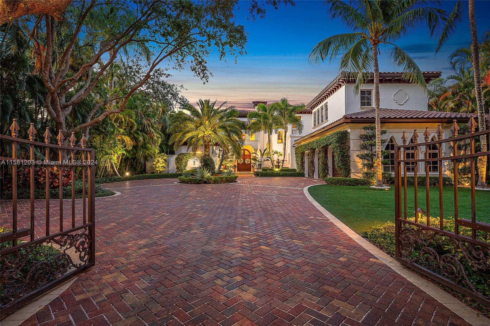 337 Old Jupiter Beach Road Jupiter, FL 33477 - Photo 6 of 40 Gated Entry