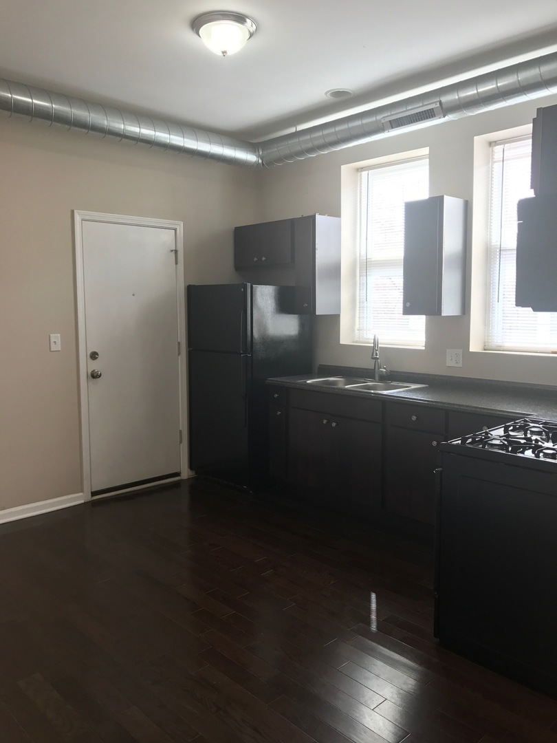 1919 South Racine Avenue, Unit 2R Chicago, IL 60608 - Photo 8 of 9