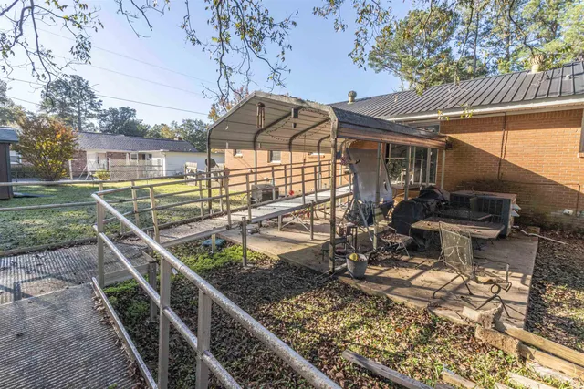 $189,900 | 125 Paulomar Drive, Selmer, TN 38375