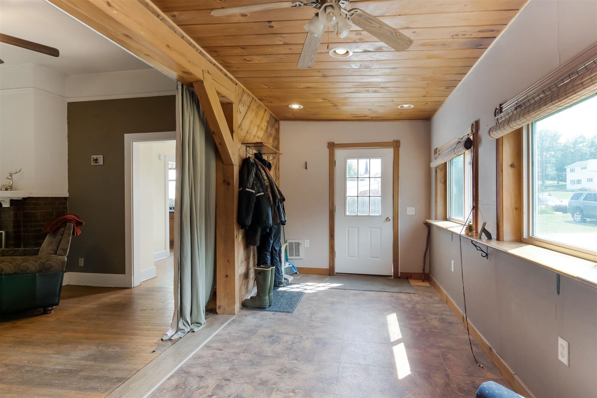 2982 Highway 7 Highgate, VT 05488 - Photo 4 of 32
