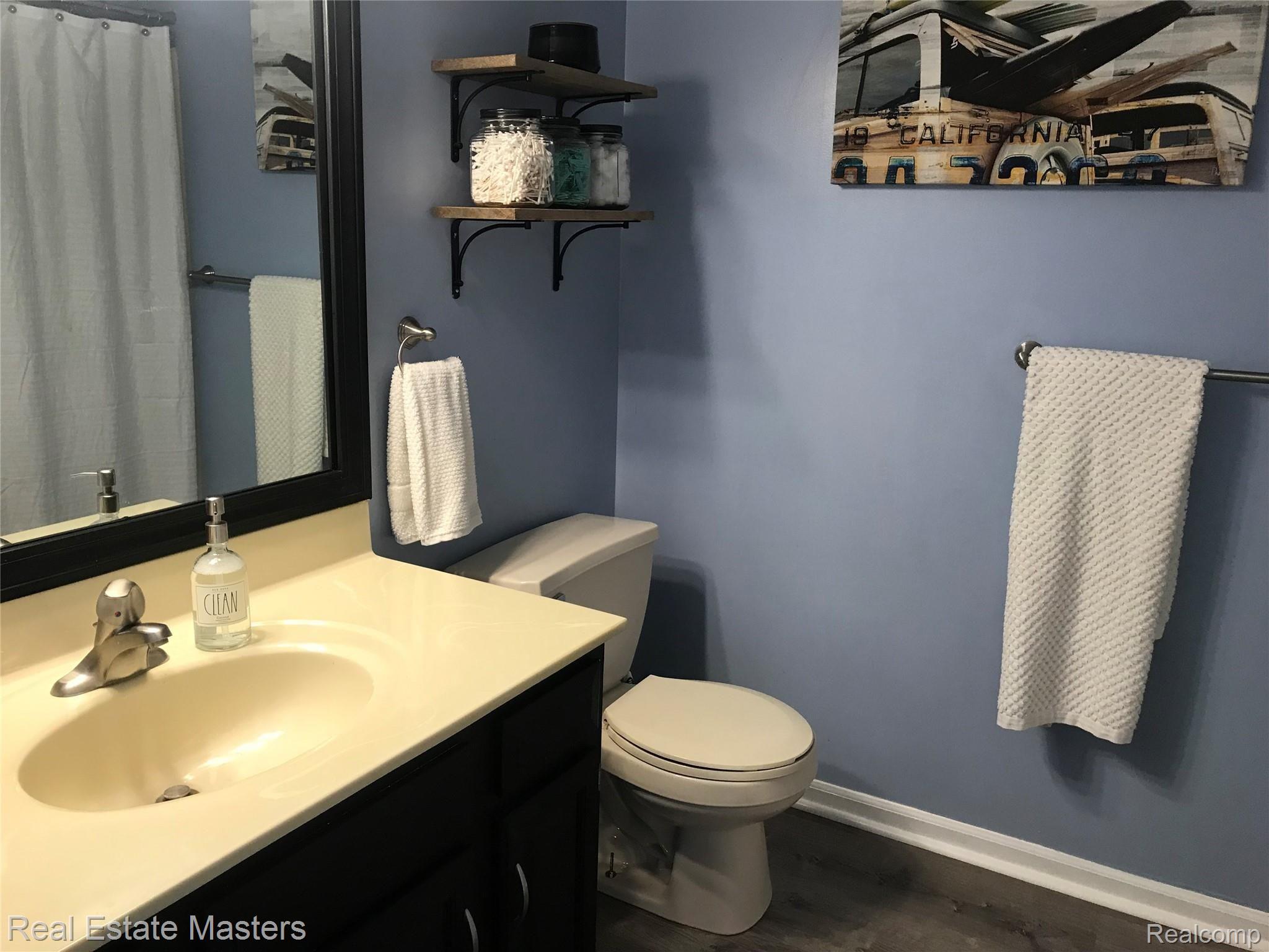 5787 State Road Fort Gratiot, MI 48059 - Photo 12 of 26 s19.jpg