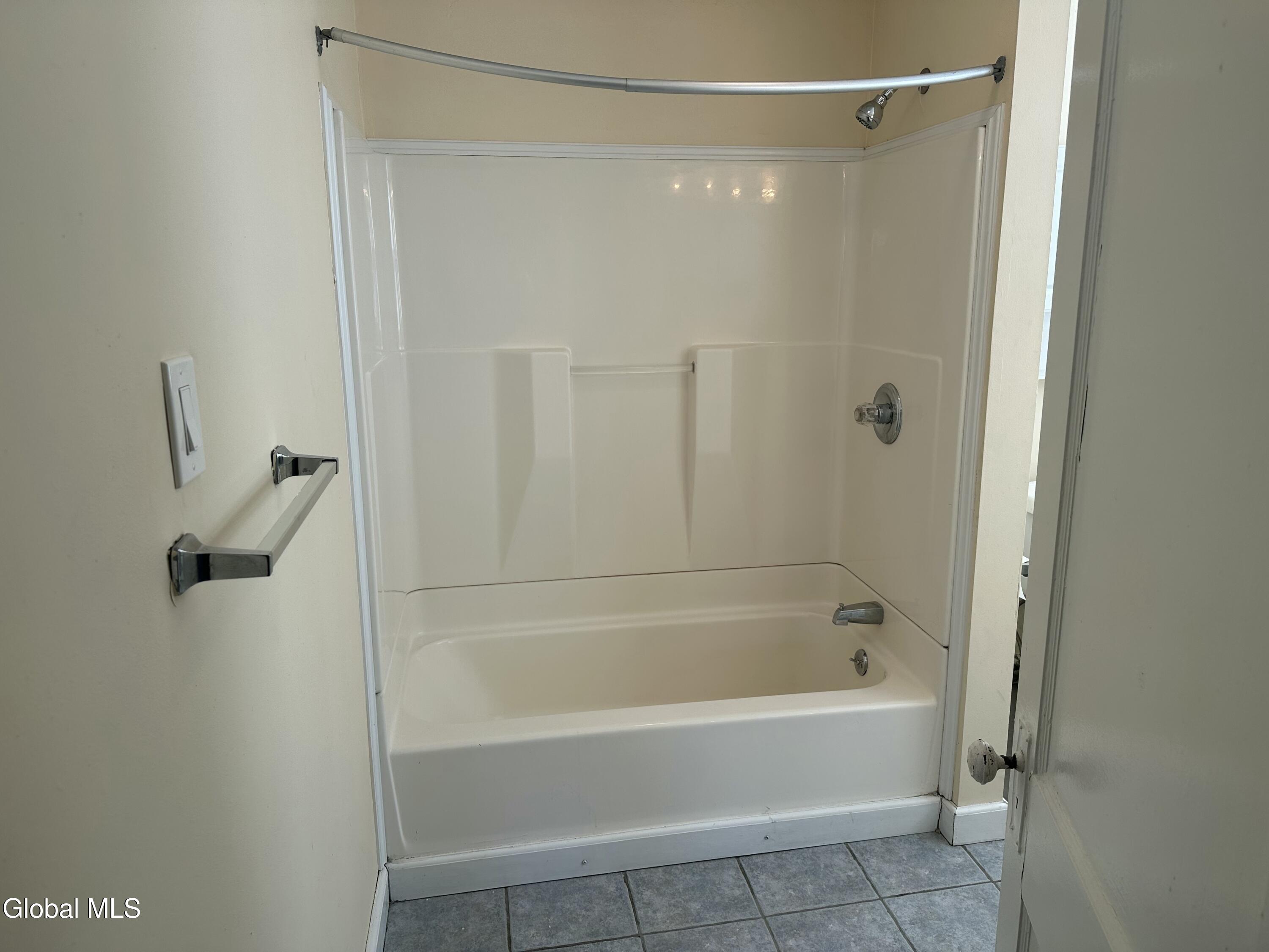 575 Western Avenue, Unit 4 Albany, NY 12203 - Photo 12 of 16 IMG_7997