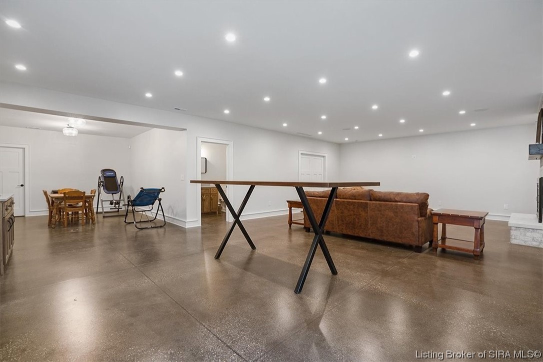 7498 Old Vincennes Road Floyds Knobs, IN 47119 - Photo 48 of 81