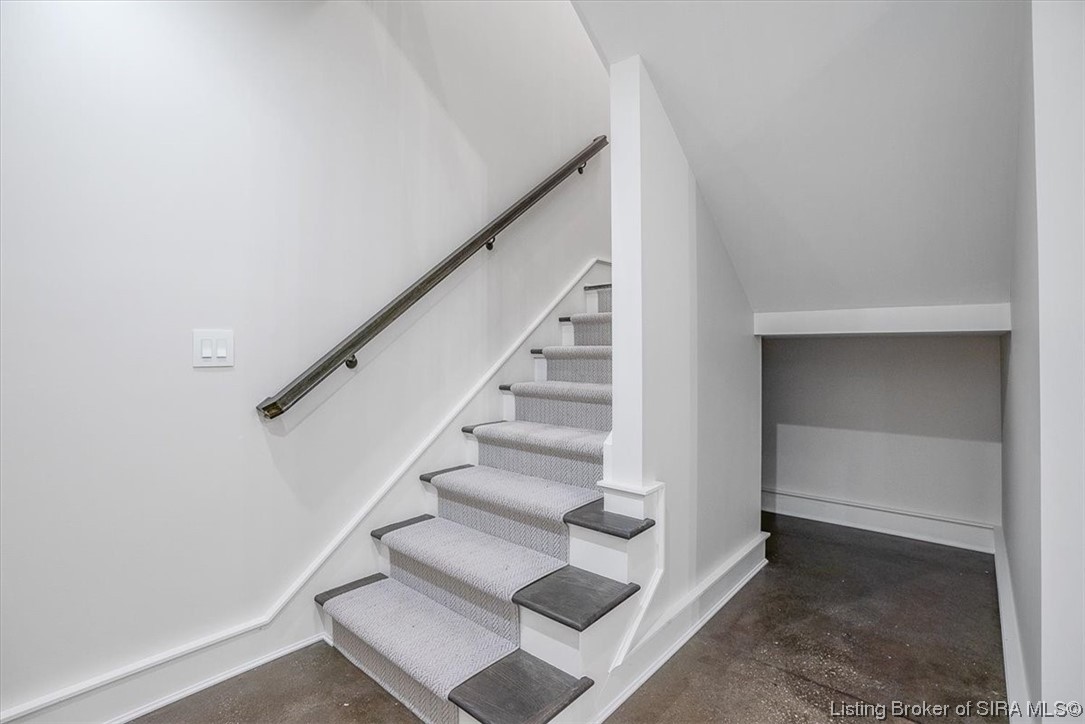 7498 Old Vincennes Road Floyds Knobs, IN 47119 - Photo 58 of 81