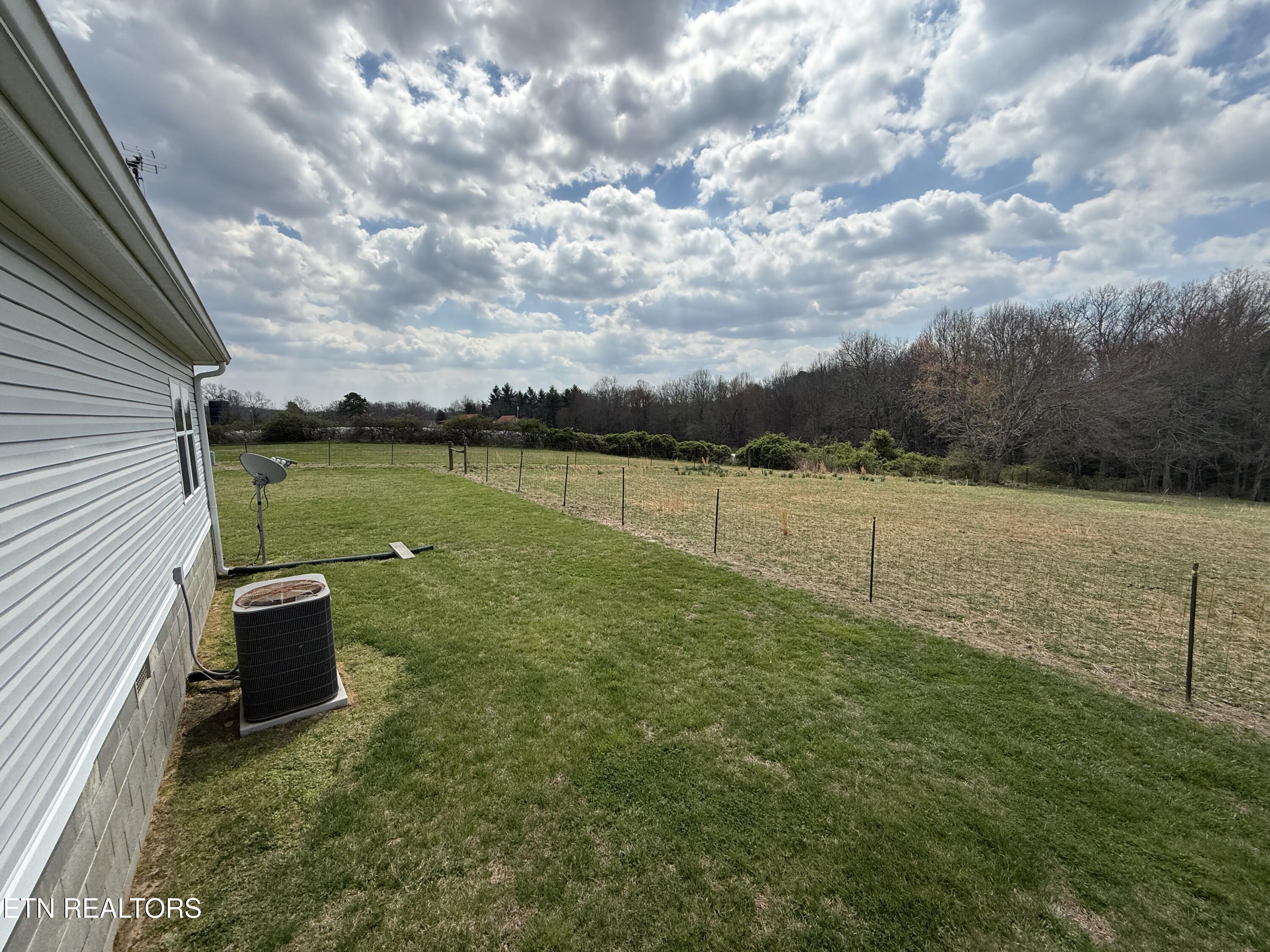 1978 Oloff Smith Road Allardt, TN 38504 - Photo 12 of 60 IMG_7292