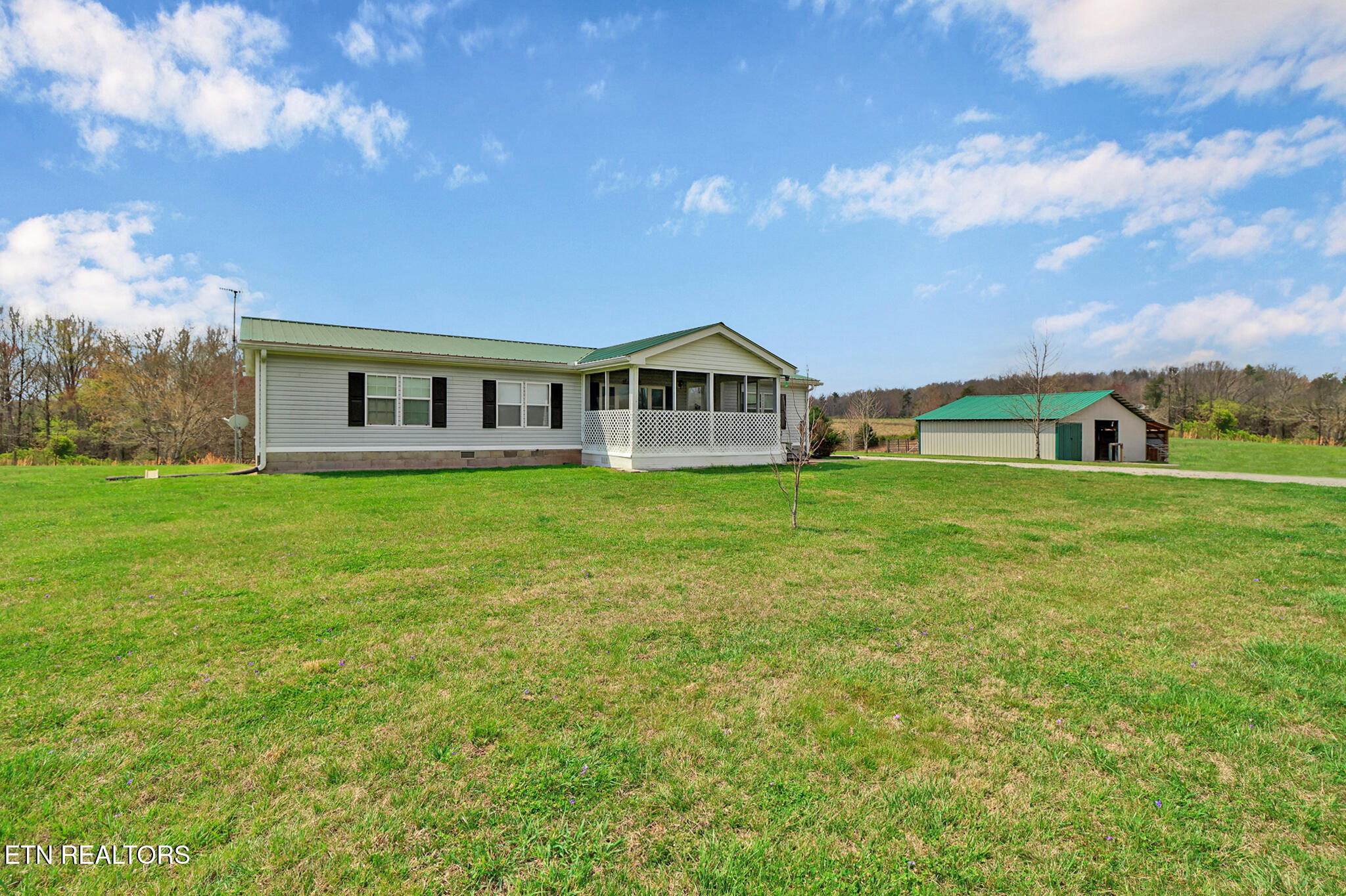 1978 Oloff Smith Road Allardt, TN 38504 - Photo 2 of 60 if1a6703-if1a6707