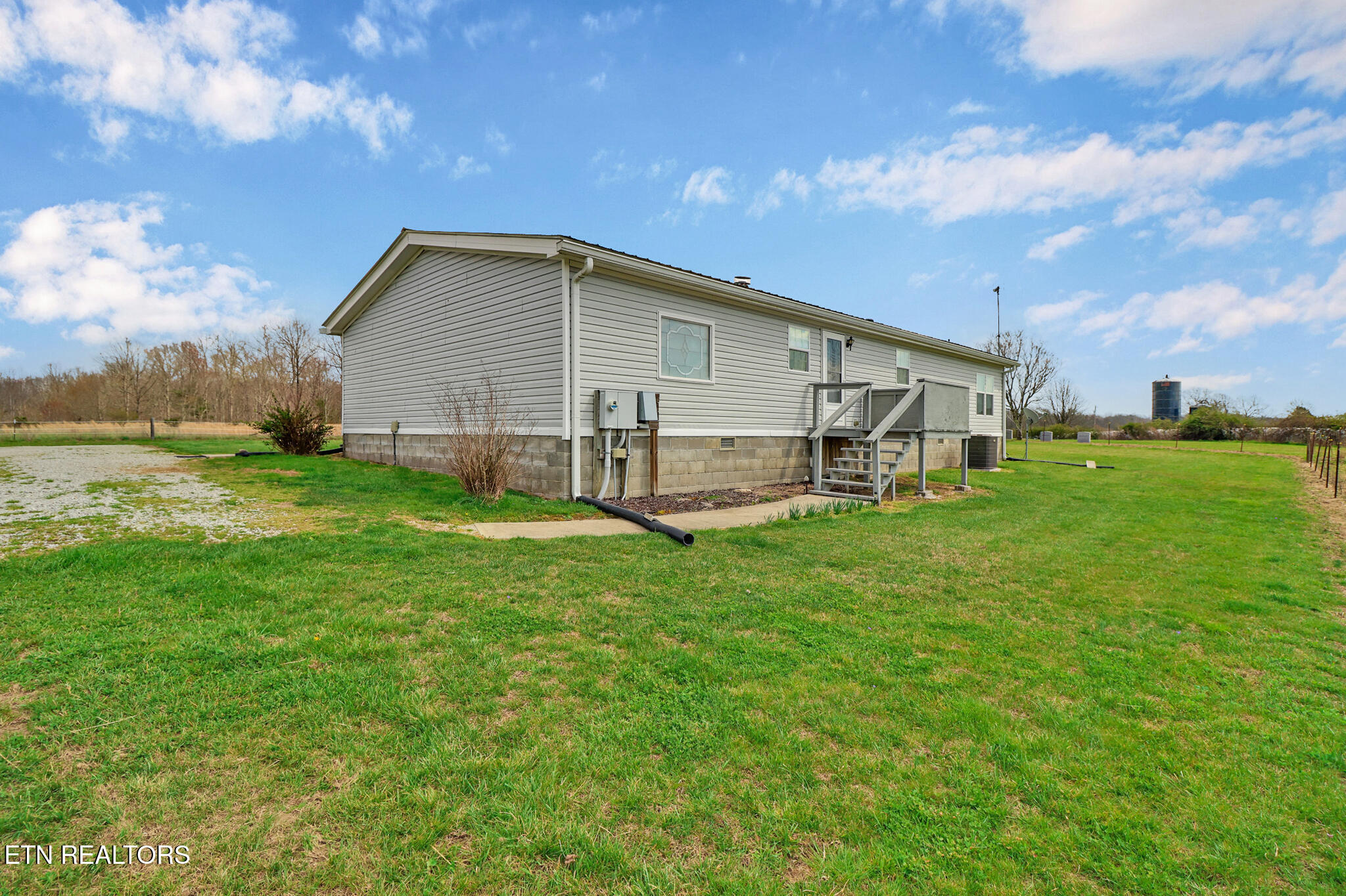 1978 Oloff Smith Road Allardt, TN 38504 - Photo 6 of 60 if1a6713-if1a6717